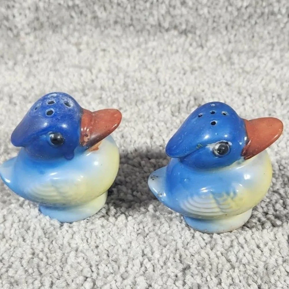 Blue Bird Salt and Pepper Shakers Ceramic Vintage Style Set‎